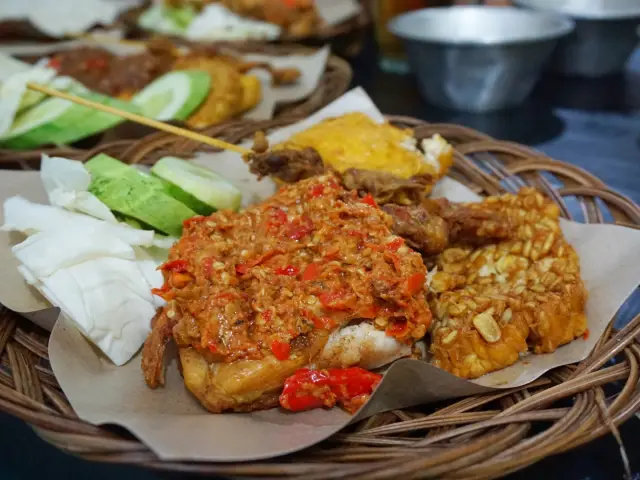 Gambar Makanan Ayam Gepuk Pak Gembus 7