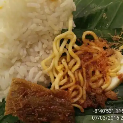 Nasi Jinggo & Sate Ayam Thamrin