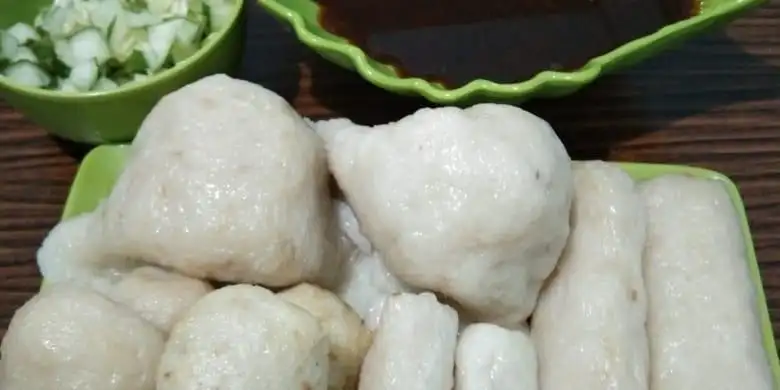 Pempek Palembang Bunda Aminah, AW Syahranie