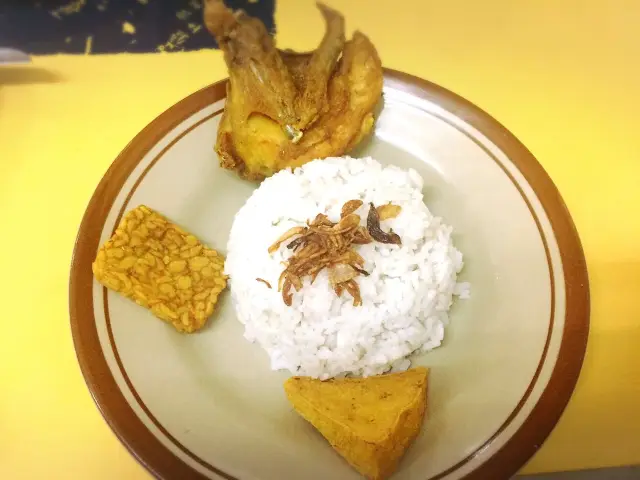 Gambar Makanan Ayam Goreng Pemuda 10