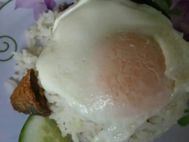 nasi lemak ikan masin Food Photo 3