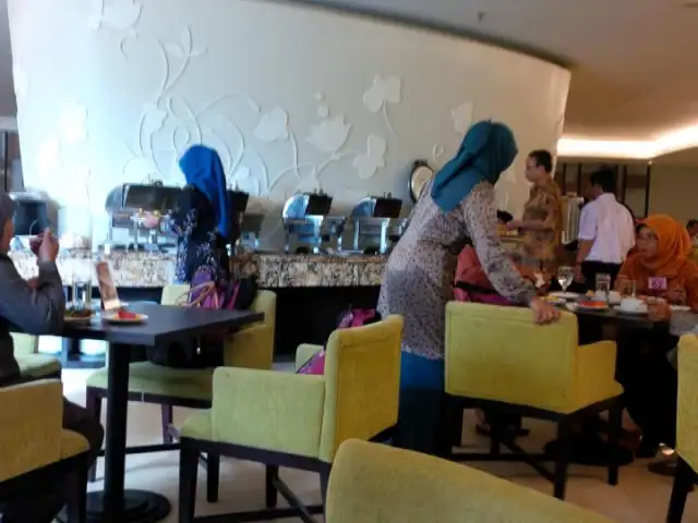 Gambar Makanan Anggrek Coffee House - Asean Int'l Hotel 2