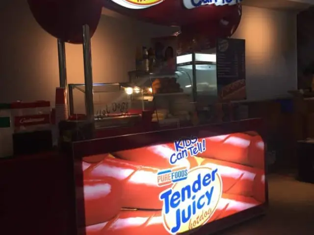 Tender Juicy Hotdog Food Photo 3