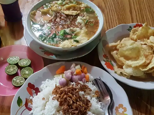 Gambar Makanan Sop Bening Kaki Sapi 10