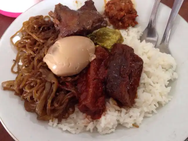 Gambar Makanan Depot Nasi Campur Pojok Tambak Bayan 5