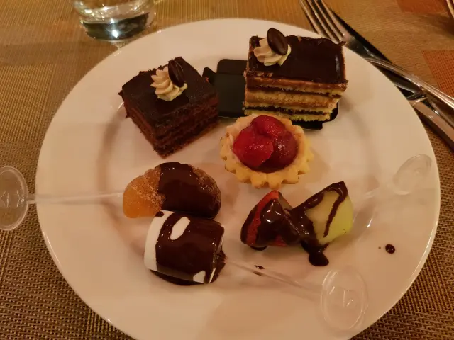 Gambar Makanan Jamoo - Hotel Shangri-La Surabaya 5