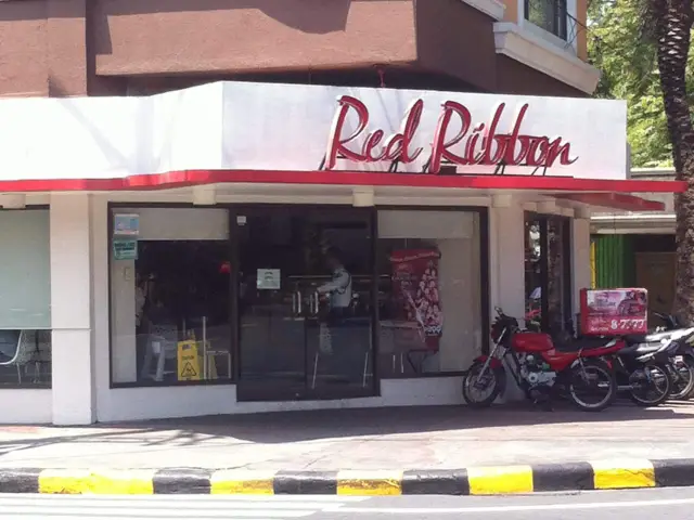 Red Ribbon Bakeshop Food Photo 5