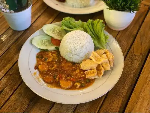 Lariz Cafe, Jalan Amaliun No 82, Medan