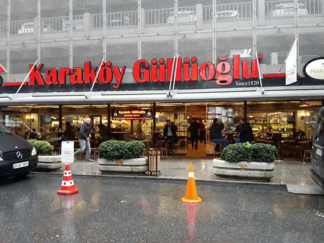 Karaköy Güllüoğlu'nin yemek ve ambiyans fotoğrafları 57