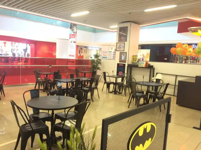 DC Comics Superheroes Cafe Food Photo 2