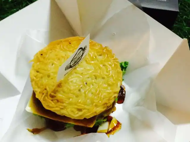 Gambar Makanan Geram Burger Ramen 3