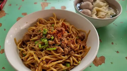 Gambar Makanan Mie Ayam Bakso Apollo 8