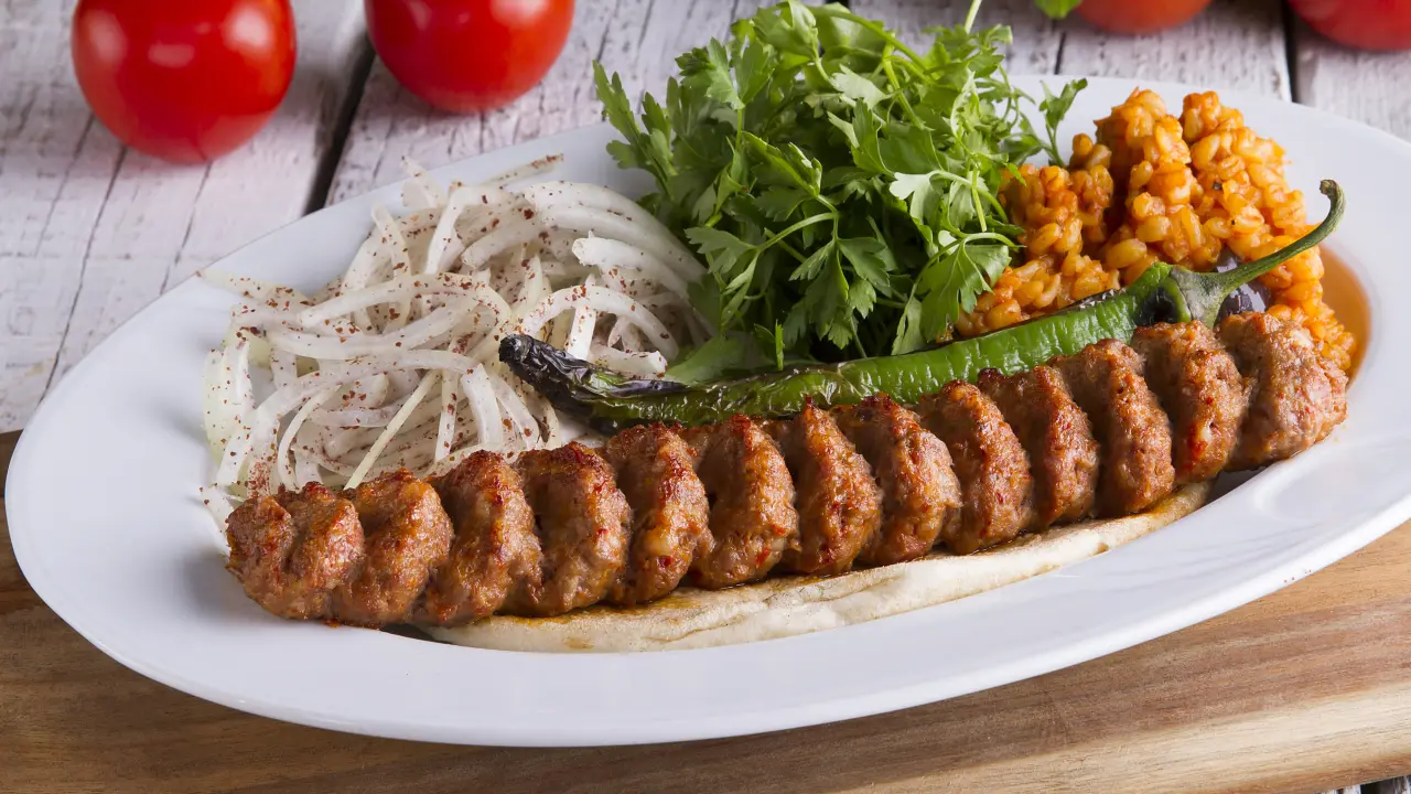 Payamzade Kebap & Pide & Lahmacun