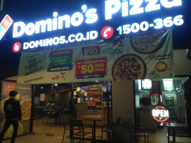 Gambar Makanan Domino's Pizza Mangga 2 Square 2