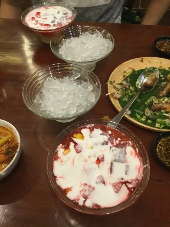 Gambar Makanan Larb Thai Cuisine 12