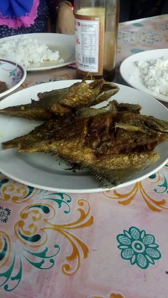 Ikan Bawal Kak Mah & Abg Din Food Photo 10