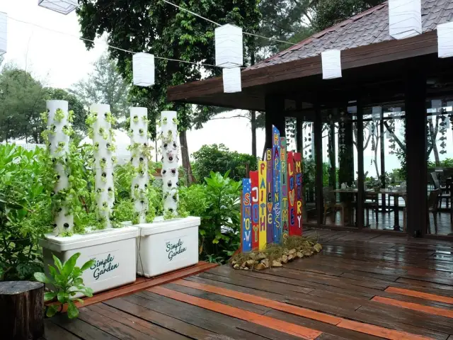 Gambar Makanan Sahang Beachfront Resto 15