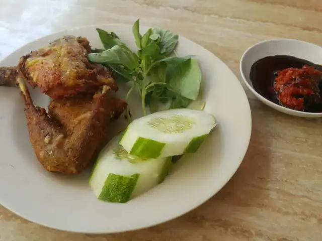 Gambar Makanan Ayam Goreng Gringging Lombok 16