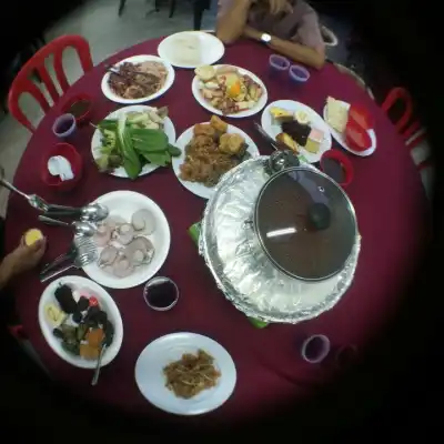 Steamboat Antarabangsa Seksyen 7