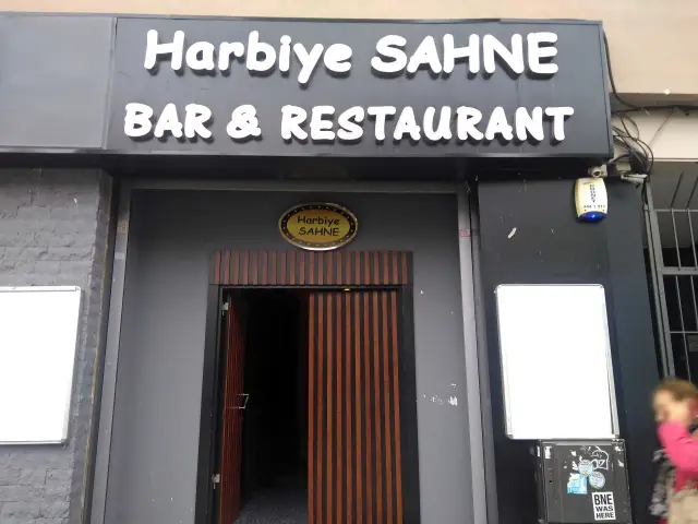 Harbiye Sahne Bar & Restaurant'nin yemek ve ambiyans fotoğrafları 3