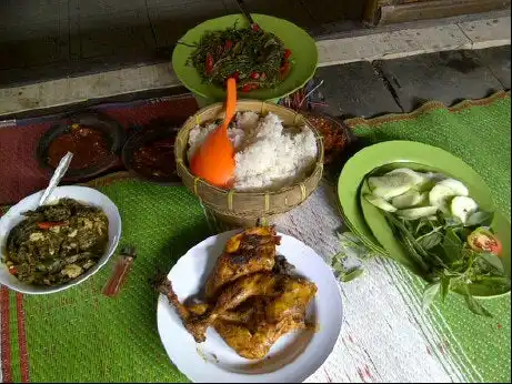 Gambar Makanan Ayam Goreng Pak Sholeh 11