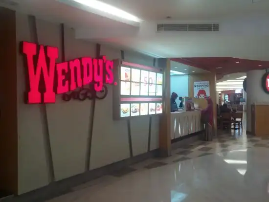 Gambar Makanan Wendy’s Tunjungan Plaza 8