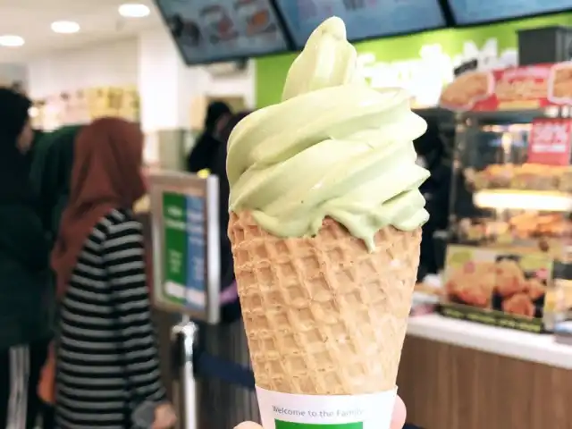 Family Mart Seksyen 18 Food Photo 5