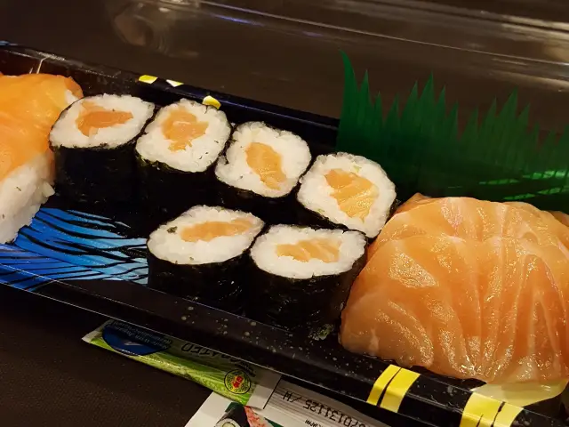 Gambar Makanan Sushi Kiosk 8