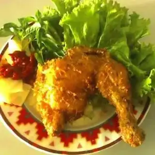 Shah fried chicken dan ayam percik