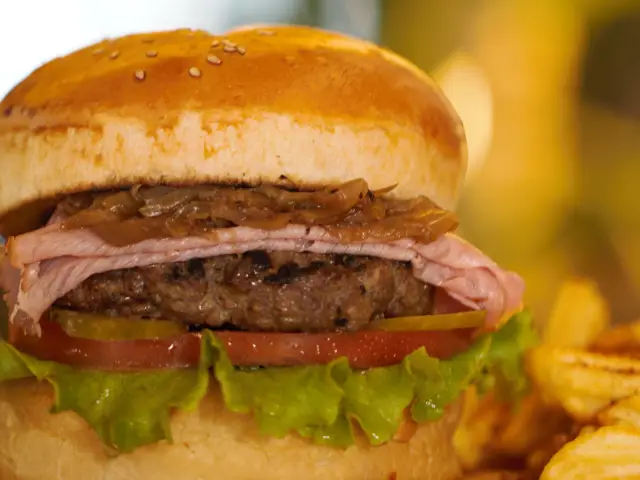 Bade Burger & Hot Dog'nin yemek ve ambiyans fotoğrafları 1