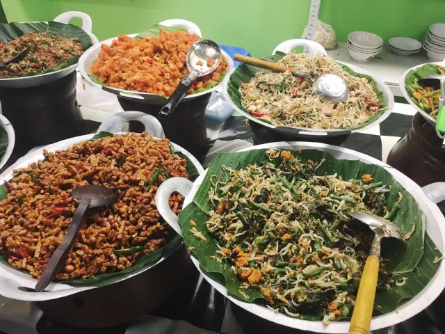 Gambar Makanan RM Sunda Prasmanan Cikajang 14