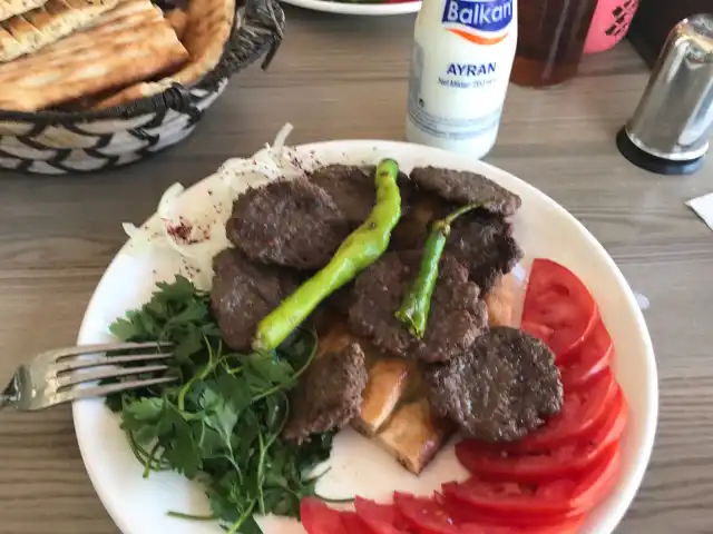 Sivas Pide Ve Köfte Salonu'nin yemek ve ambiyans fotoğrafları 2