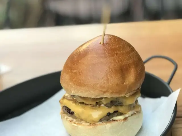 Cheddar Good Burger'nin yemek ve ambiyans fotoğrafları 23