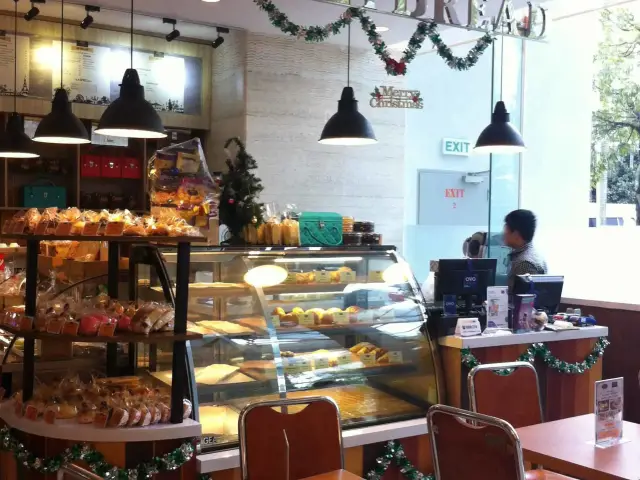 Gambar Makanan Daily Bread Bakery Cafe 5