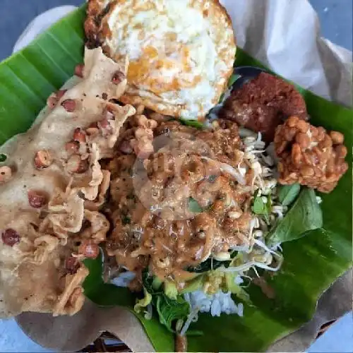 Gambar Makanan Nasi Pecel Dan Kuning Pulosari, Sebalah Indomaret Araya 3