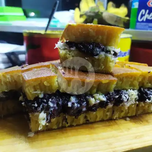 Gambar Makanan Martabak Aviz, Depan SMPN 51 Pondok Bambu 9