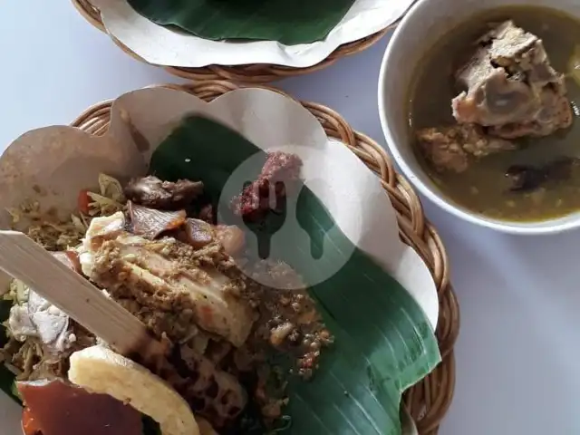 Gambar Makanan Warung Nasi Bu Ernie, Kerobokan 10