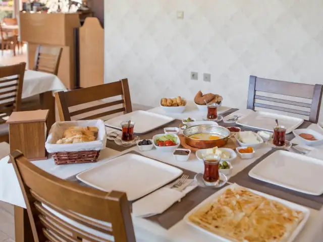 Özhan Kafe'nin yemek ve ambiyans fotoğrafları 15