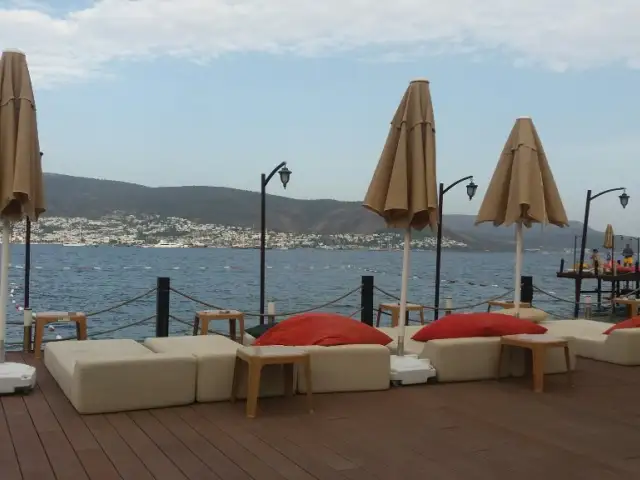 T.A.Y Beach Club'nin yemek ve ambiyans fotoğrafları 8