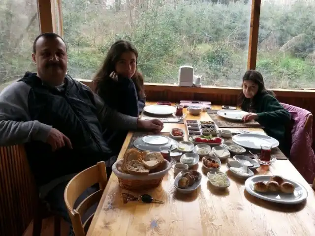 Çamlı Konak Kahvaltı & Mangalbaşı'nin yemek ve ambiyans fotoğrafları 12