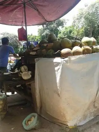 Air Kelapa & Burger Homemade