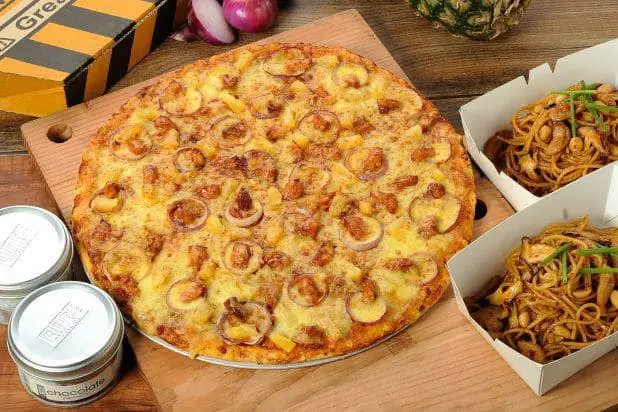 Yellow Cab Pizza Co. Food Photo 4