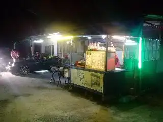 Wafiq B'7 Burger Tanjong Karang