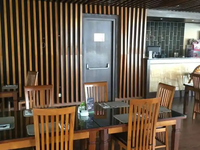 Gambar Makanan Ayanna Cafe & Lounge - Lynt Hotel 17