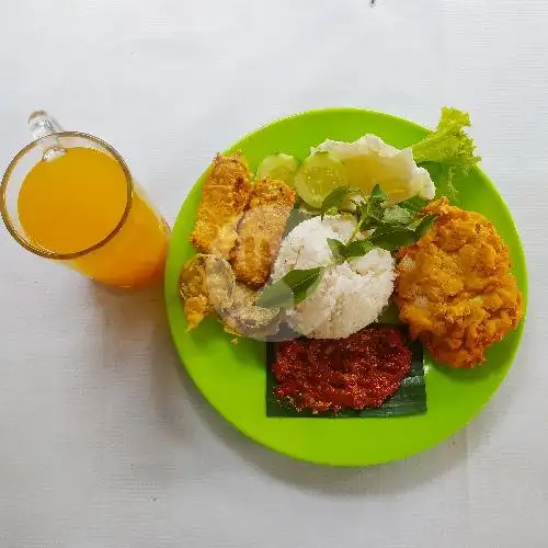 Gambar Makanan Ayam Penyet Borobudur, Medan Petisah 13