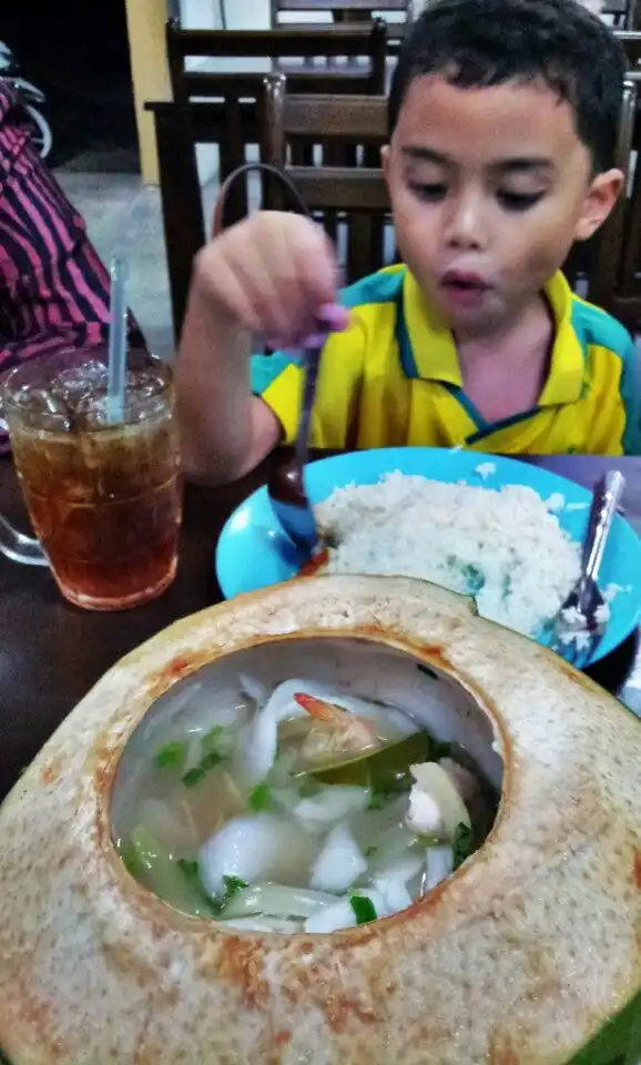 Tomyam Kelapa Muda Wangi Pandan Food Photo 4