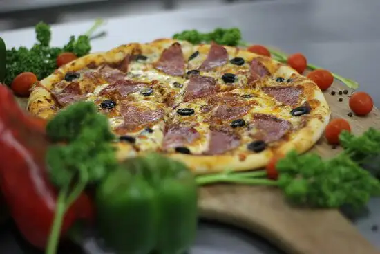 Pizzeria Amore Food Photo 2