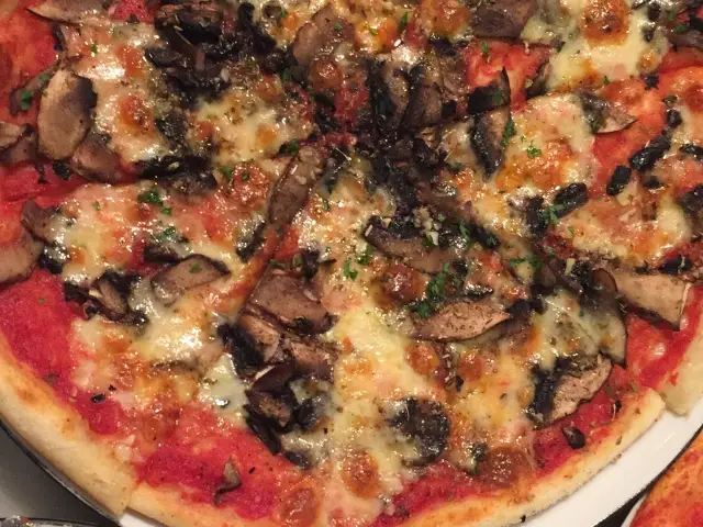 Gambar Makanan Pizza Marzano 5