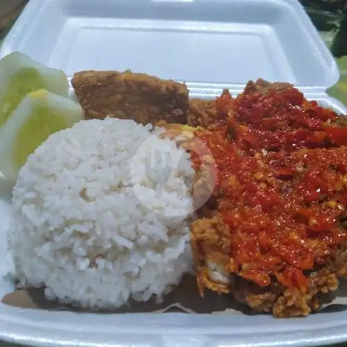 Gambar Makanan Ayam Geprek Dan Lalapan Lr 3F, Rappocini 2