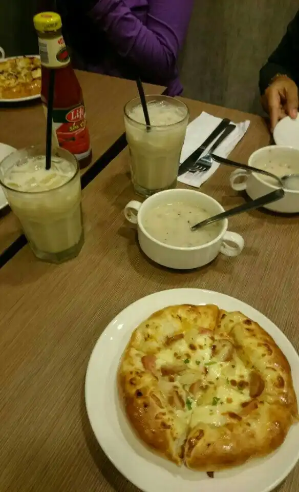 Pizza Hut Food Photo 9